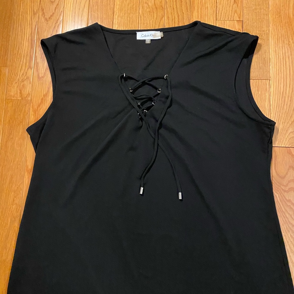CALVIN KLEIN SLEEVELESS TOP WITH LACE UP FRONT